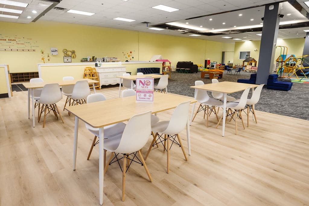 Busy Bees play center photo 1